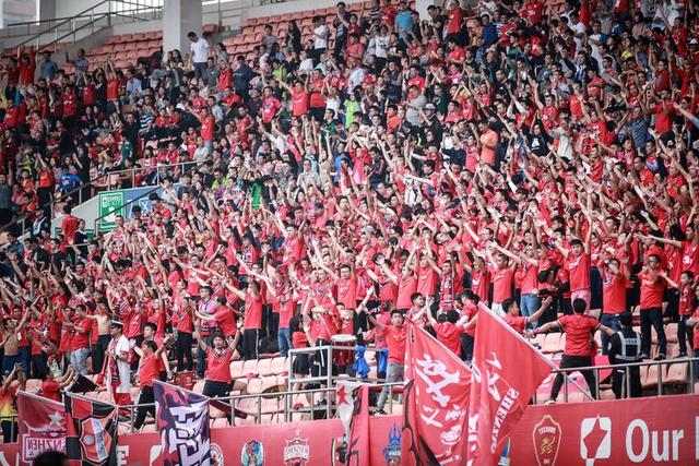 萨林杰32+15+11深圳胜上海 刘铮20分周鹏15分