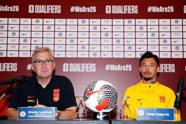 雄鹿大胜雷霆夺得NBA杯冠军 字母三双当选MVP